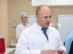 В Ростове в дом директора городского онкологического института бросили гранату