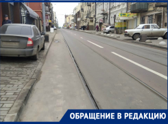 «Парковка на тротуарах стала нормой»: ростовчанин пожаловался на машины в центре города