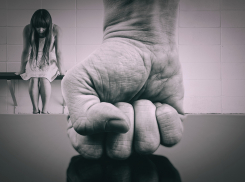 Венгрия выдала педофила, 27 лет назад изнасиловавшего девочку в Ростове