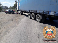 В Азове полицейские расследуют аварию с участием грузовика и мотоцикла
