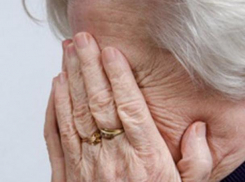 Молодая рецидивистка с банкой меда совершила коварное преступление в доме пенсионерки в Ростовской области