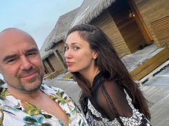 Возлюбленный Полины Дибровой оказался в больнице после скандала с женой