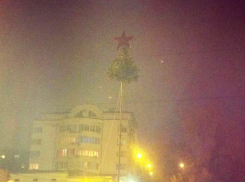 Установку елки на набережной ростовчане считают преждевременной спешкой