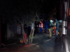 В Ростове на улице Богдана Хмельницкого горели хозпостройки