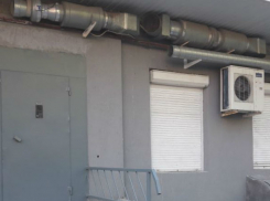 Жильцы обычной девятиэтажки восстали против диктующего свои правила кафе в Ростове