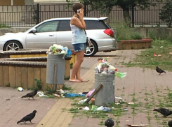 Помойка в сквере рядом со школой №10 возмутила ростовчан