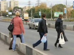 Женщина-пешеход погибла под колесами Lada Priora в Ростовской области 