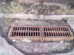 В Ростове появилось  57 новых решеток на ливневках