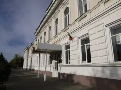 Первая гимназия на Дону появилась благодаря атаману Платову и сейчас носит его имя