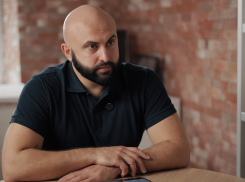 Бывший зять экс-министра Быковской заявил, что ему не дают нормально общаться с детьми