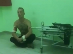 В БСМП Новочеркасска раненый мужчина убил лежачего пациента шариковой ручкой