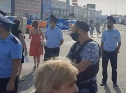 На закрытые рынки под Ростовом перестали пускать предпринимателей