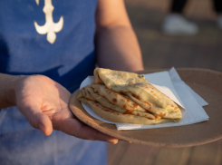 На фестивале уличной еды в Ростове победил сочинский хычин