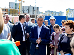 Алексей Логвиненко признал, что мест в строящихся детсадах и школах Ростова не хватит на всех