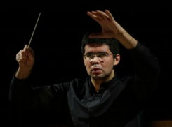 Президент Путин наградил главного дирижера Ростовского академического симфонического оркестра