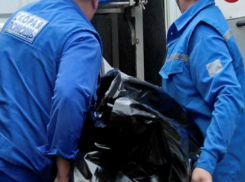 Мужчина погиб во время разгрузки цементовоза на складе Ростова