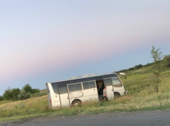 Мать двоих детей насмерть разбилась в страшном ДТП с автобусом на трассе Ростовской области