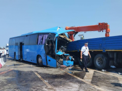 В Кабардино-Балкарии в ДТП с автобусом из Ростова пострадали 12 человек
