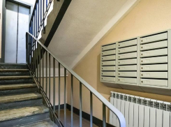 Из-за оптимизации бюджета в Ростовской области прекратили ремонтировать подъезды домов