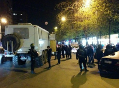 В Ростове на ЦГБ наркоторговцев задержал ОМОН: ВИДЕО