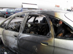 В Ростове неизвестные сожгли «Ситроен» 