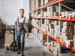 В Ростовской области ищут комплектовщиков и грузчиков для работы вахтой