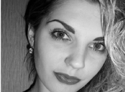 Худенькая зеленоглазая блондинка в черном платье исчезла в Ростовской области