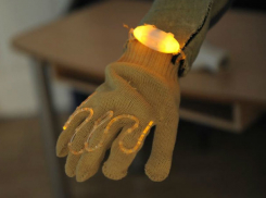 Огнестойкие латы-перчатки, светящиеся в темноте, разработали ростовские ученые