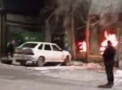 В Ростове на пожаре в заброшенном здании на Горького погиб человек