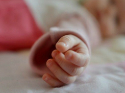 Убитую горем мать попытались засудить за захлебнувшегося рвотой младенца в Ростовской области