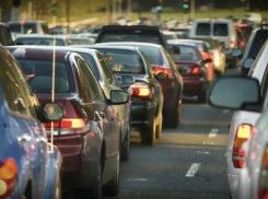 Кошмарные пробки сковали автовладельцев на дорогах Ростова