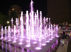 Светомузыкальный фонтан открыли в центре Ростова