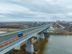 На трассе М-4 в Ростовской области открыли движение по мосту через Северский Донец