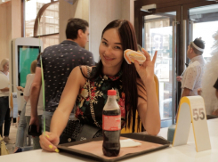 «Ничего не изменилось, кроме оболочки»: в Ростове открылось три ресторана «Вкусно — и точка»