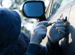 Серийного взломщика отечественных авто задержали в Ростовской области