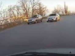 Провокатор лобовых ДТП «прижал» к обочине автолюбителя в Таганроге и попал на видео
