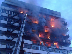 Жительница горевшей на Западной многоэтажки восхитилась четкой работой пожарных 