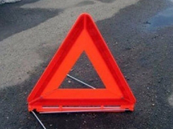 В Ростовской области водитель грузовика уснул и врезался в рейсовый автобус