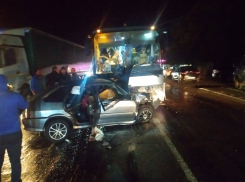 Смертельная авария с автобусом и легковушкой произошла в Ростовской области