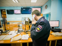 1 млн рублей из фургона частной фирмы украли в Ростове 