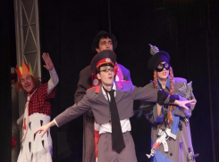 Веселую акцию для малообеспеченных семей проведут в молодежном театре Ростова