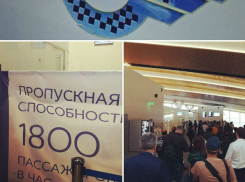 Наглые таксисты и сумасшедшие очереди испортили настроение пассажиру «Платова» в Ростове