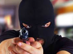 Серийного налетчика на магазины, рестораны и аптеки схватили в центре Ростова