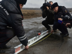Самые большие и опасные ямы в Ростове измерили и запротоколировали сотрудники ГИБДД