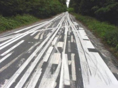 Губернатор Василий Голубев поручил проверять на трезвость рабочих, наносящих дорожную разметку в Ростове