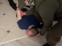 За участие в мошеннической ОПГ в Саратове задержан 19-летний ростовчанин