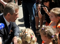 Астахов заявил об обстреле автобуса с детьми на российско-украинской границе при переезде в Ростовскую область