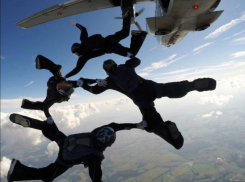 Титулованный парашютист из Ростова разбился при крушении самолета под Кемерово