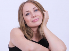 Ростовская красотка-депутат из КПРФ зарабатывает скромные 58 тысяч в месяц