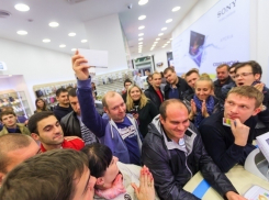 В Ростове стартовали продажи iPhone 6 и iPhone 6 plus. Фоторепортаж